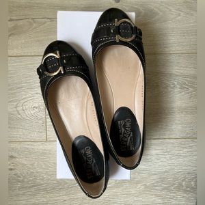 Salvatore Ferragamo classic black flat | size 6.5
